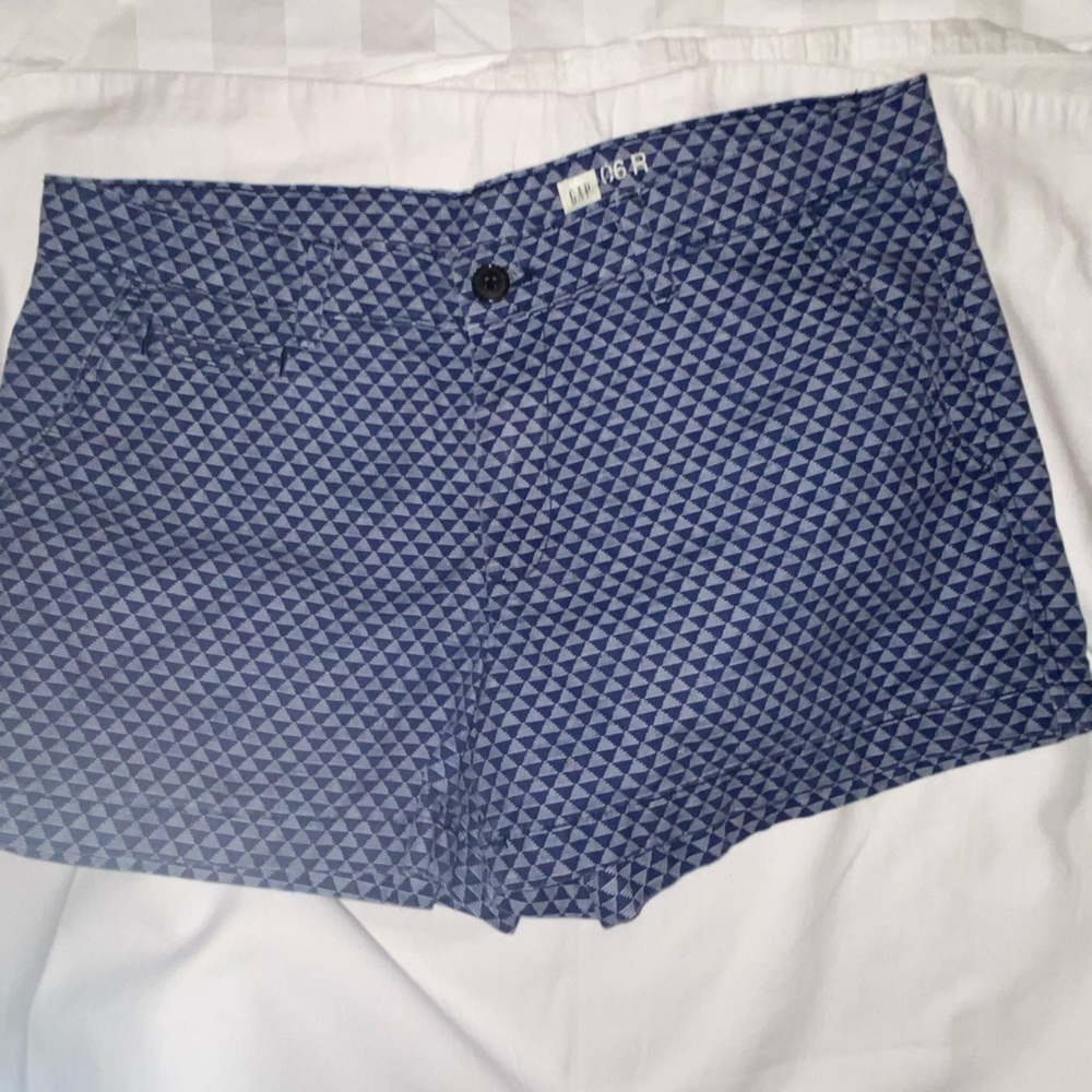 GAP Navy Diamond Pattern Shorts. 0162